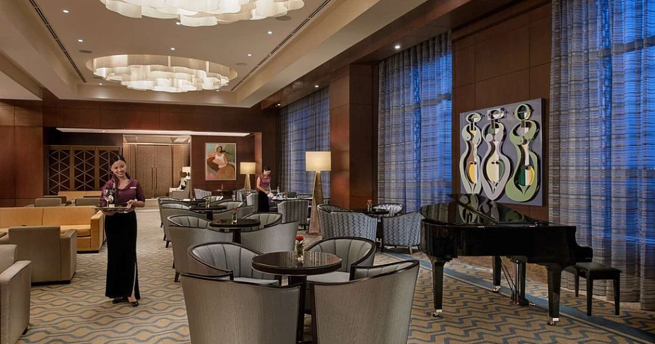 Crimson Hotel Filinvest City Manila: A Five-Star Escape in Alabang